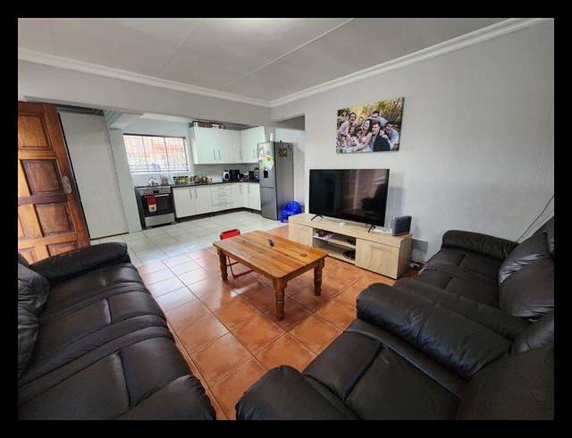 3 BEDROOM HOUSE FOR SALE IN GLEN MARAIS